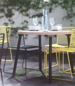 Kursi besi merupakan salah satu produk usaha bengkel las teralis