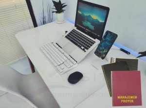 Pentingnya menabung bagi semua kalangan, karena manfaatnya sangat banyak. Ketahui tips dan triknya melalui artikel ini