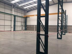 Contoh pemasangan kolom baja gabungan pada konstruksi gudang