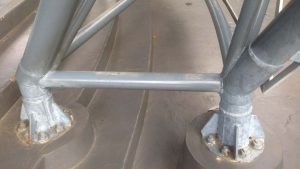Plat landas pipa besi dengan finishing cat galvanis